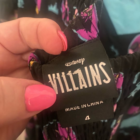 🎃TORRID DISNEY VILLAINS SWEETHEART CHALLIS TIE FRONT DRESS - HALLOWEEN Size 4 - Picture 3 of 7